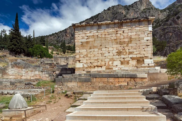 Ruínas do sítio arqueológico grego antigo de Delfos — Fotografia de Stock
