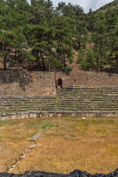 Vista panorâmica do Estádio no sítio arqueológico grego antigo de Delphi — Fotografia de Stock