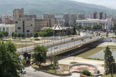 Skopje, Makedonya - 13 Mayıs 2017: kale (Kale kale) Old Town dan Üsküp şehir için Panorama