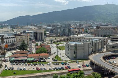 Skopje, Makedonya - 13 Mayıs 2017: kale (Kale kale) Old Town dan Üsküp şehir için Panorama