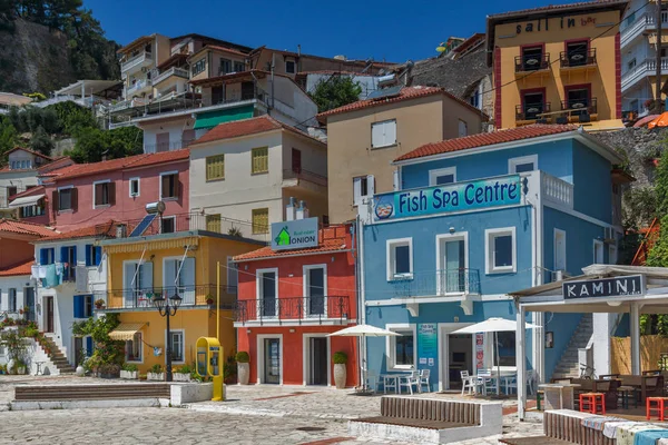 Parga, Yunanistan - 17 Temmuz 2014: Muhteşem panoramik görünümünden Parga şehir çıkabilir