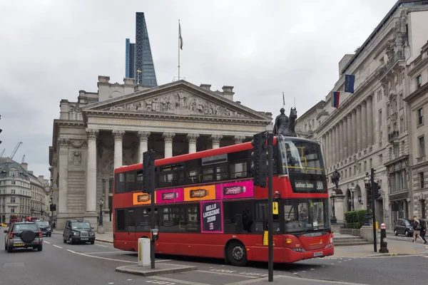 Londra, İngiltere - 18 Haziran 2016: Royal Exchange City, Londra, İngiltere