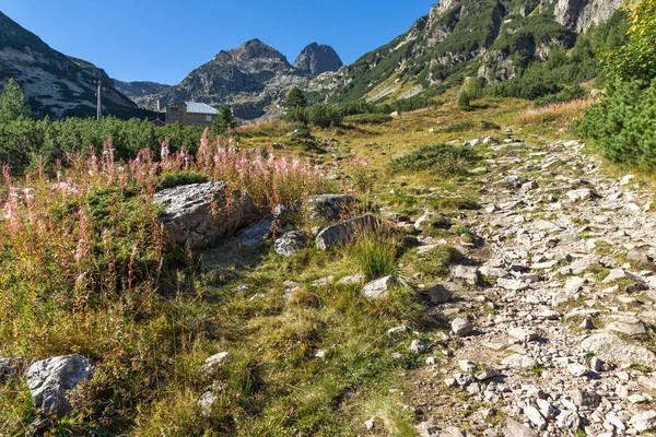 Paesaggio con sentiero per scalare la cima Malyovitsa, montagna di Rila — Foto Stock