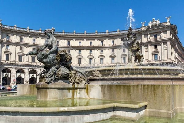 Rom, Italien - 22 juni 2017: Fantastisk utsikt över piazza della Repubblica, Rom — Stockfoto