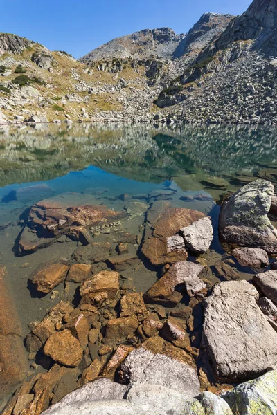 Berrak suları, Rila Dağı ile Gölü Panoraması — Stok fotoğraf