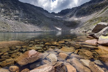 Şaşırtıcı görünümü Musala tepe, Rila Dağı ve Ledenoto (ICE) Gölü