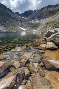 Şaşırtıcı görünümü Musala tepe, Rila Dağı ve Ledenoto (ICE) Gölü