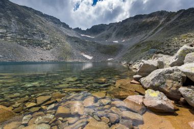 Şaşırtıcı görünümü Musala tepe, Rila Dağı ve Ledenoto (ICE) Gölü