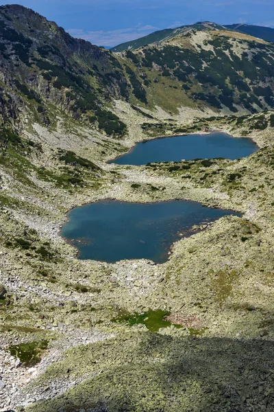 Vista panorâmica para os lagos Musalenski de Musala Peak, Rila montanha — Fotografia de Stock