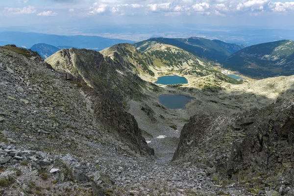Pemandangan panorama untuk danau Musalenski dari Puncak Musala, Gunung Rila — Stok Foto
