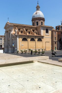 Roma, İtalya - 22 Haziran 2017: Chiesa di San Rocco görünümünü Roma'daki tüm Augusteo şaşırtıcı