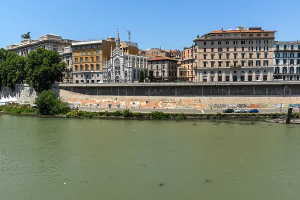 ROMA, ITÁLIA - JUNHO 22, 2017: Vista incrível do Supremo Tribunal de Cassação e Rio Tibre na cidade de Roma — Fotografia de Stock