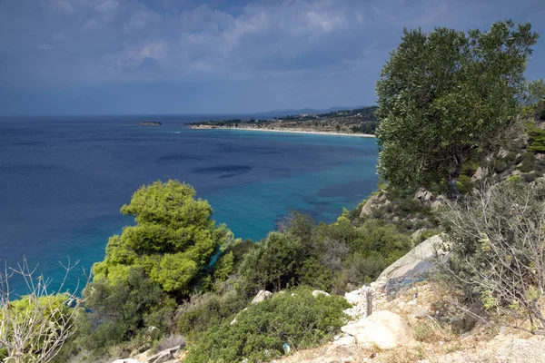 Panorámás kilátás nyílik Agios Ioannis strand a Sithonia-félszigeten, Chalkidikin, Közép-Makedónia — Stock Fotó