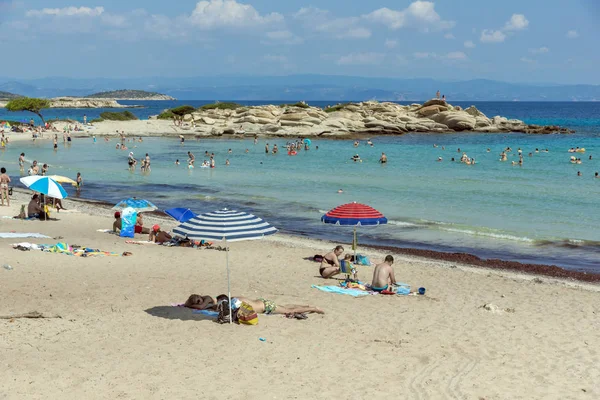 CHALKIDIKI, CENTRAL MACEDONIA, GREECE - AUGUST 26, 2014: Seascape of Karidi Beach Vourvourou at Sithonia peninsula, Chalkidiki, Central Macedonia — Stock Photo, Image
