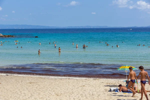 Chalkidiki, zentralmakedonien, griechenland - 26. august 2014: meereslandschaft des karidi-strandes vourvourou auf der sithonia-halbinsel, chalkidiki, zentralmakedonien — Stockfoto