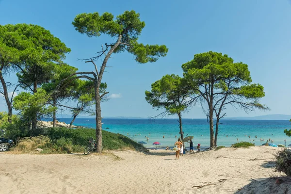 CHALKIDIKI, CENTRAL MACEDONIA, GREECE - AUGUST 26, 2014: Seascape of Karidi Beach Vourvourou at Sithonia peninsula, Chalkidiki, Central Macedonia — Stock Photo, Image