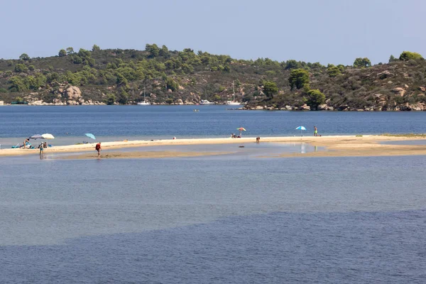 Chalkidiki, orta Makedonya, Yunanistan - 26 Ağustos 2014: Deniz manzarası, Livari Beach Vourvourou adlı Sithonia Yarımadası, Chalkidiki, orta Makedonya — Stok fotoğraf