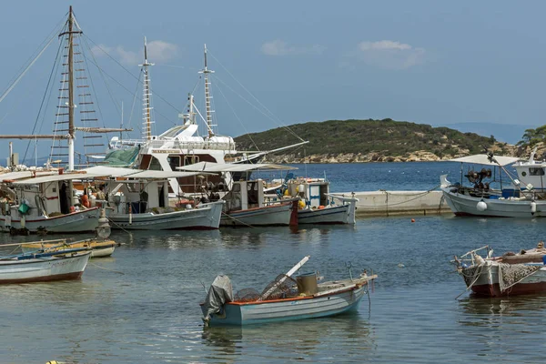 Chalkidiki, Central Macedonia, Grecja - 26 sierpnia 2014: Panoramiczny widok z miejscowości Ormos Panagias na Chalkidiki, Central Macedonia — Zdjęcie stockowe