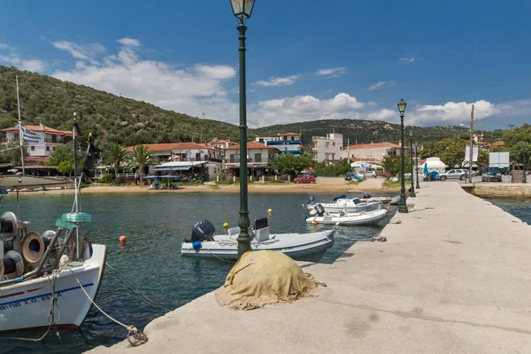Chalkidiki, orta Makedonya, Yunanistan - 26 Ağustos 2014: Deniz manzarası Stratoni beach adlı Chalkidiki, orta Makedonya