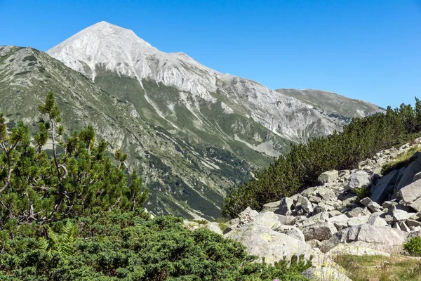 Amazing Landscape with Hvoynati and Vihren Peak, Pirin Mountain — Stock Photo, Image