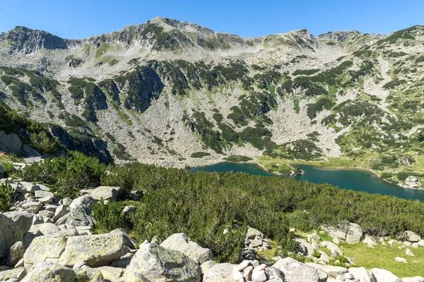 Incroyable panorama du lac de poissons Banderitsa, Pirin Mountain — Photo
