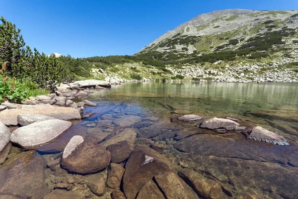 Csodálatos panoráma a Dalgoto (The Long)-tó, a Pirin-hegység — Stock Fotó