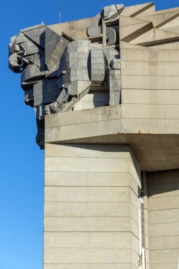 Shumen, Bulgaristan - 10 Nisan 2017: Bulgar devlet anıt Shumen Town yakınındaki kurucuları