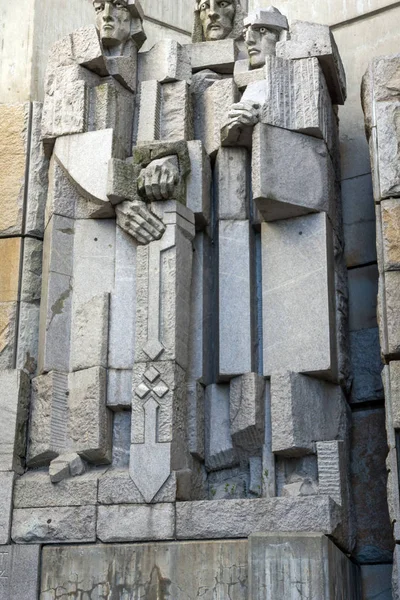 SHUMEN, BULGÁRIA - 10 de abril de 2017: Fundadores do Monumento Estatal da Bulgária perto da cidade de Shumen — Fotografia de Stock