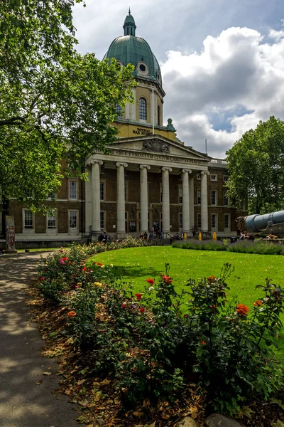 LONDRES, ANGLETERRE - 19 JUIN 2016 : Vue imprenable sur l'Imperial War Museum, Londres, Angleterre — Photo