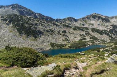 İnanılmaz Dalgoto manzara (uzun) Gölü, Pirin Dağı