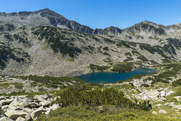 Paisagem incrível de Dalgoto (The Long) lago, Pirin Mountain — Fotografia de Stock