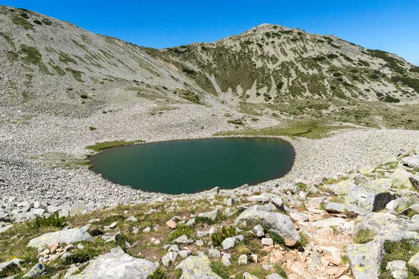 Удивительный ландшафт с озером Тодорино, гора Пирин — стоковое фото