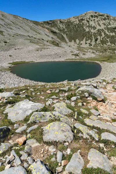 Paisagem incrível com lago Todorino, Pirin Mountain — Fotografia de Stock