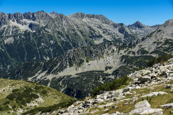 Dzhangal ve Polezhan tepeler, Pirin Dağı, yatay şaşırtıcı