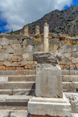 Yunan arkeolojik Delphi antik sütunlar