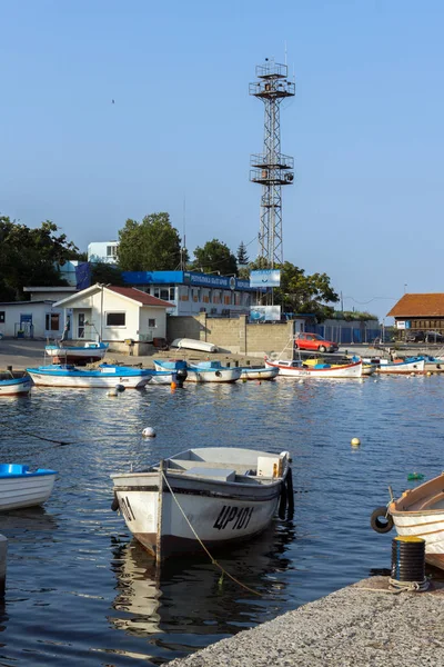 Zarevo, bulgaria - 29. Juni 2013: altes Boot in der Hafenstadt zarevo — Stockfoto