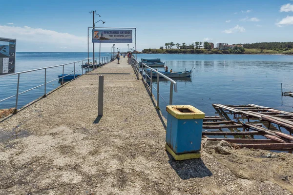 AHTOPOL, BULGARIA - 30 DE JUNIO DE 2013: Panorama del puerto de Ahtopol, Región de Burgas — Foto de Stock