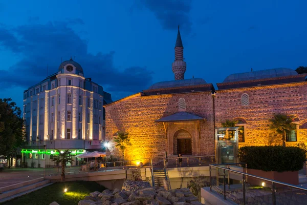 PLOVDIV, BULGARIA - 22 AGOSTO 2017: Moschea Dzhumaya e stadio romano a Plovdiv — Foto Stock