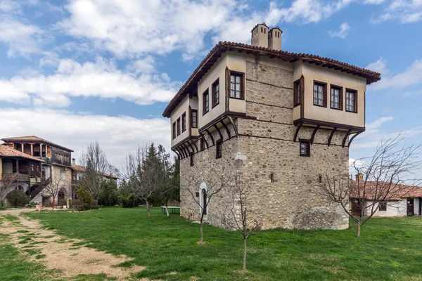 Şaşırtıcı görünümü, ortaçağ Kulesi, Angel Voyvoda Arapovo Manastırı Saint Nedelya, Plovdiv bölge içinde