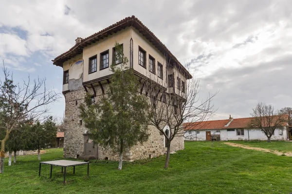 Şaşırtıcı görünümü, ortaçağ Kulesi, Angel Voyvoda Arapovo Manastırı Saint Nedelya, Plovdiv bölge içinde — Stok fotoğraf