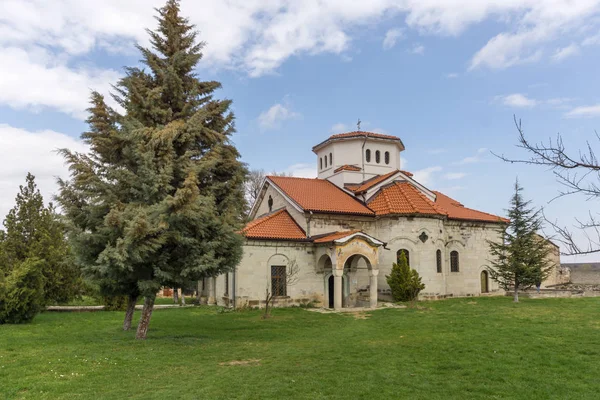 Iglesia medieval en el monasterio de Arapovo de Saint Nedelya, región de Plovdiv — Foto de Stock