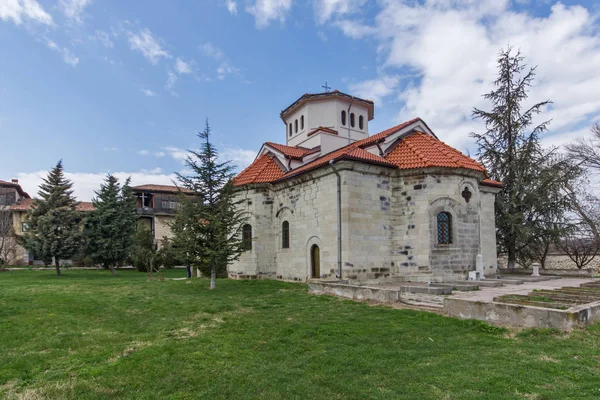 Iglesia medieval en el monasterio de Arapovo de Saint Nedelya, región de Plovdiv —  Fotos de Stock