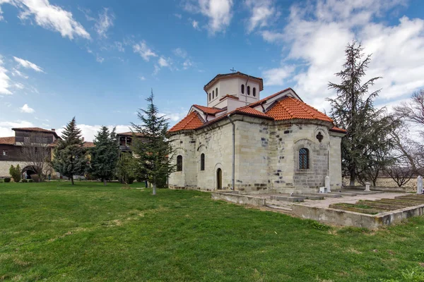 Ortaçağ Kilisesi Saint Nedelya, Plovdiv bölge Arapovo Manastırı