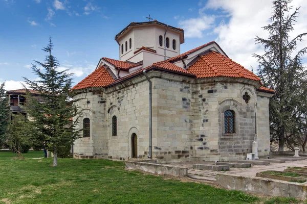 Iglesia medieval en el monasterio de Arapovo de Saint Nedelya, región de Plovdiv — Foto de Stock