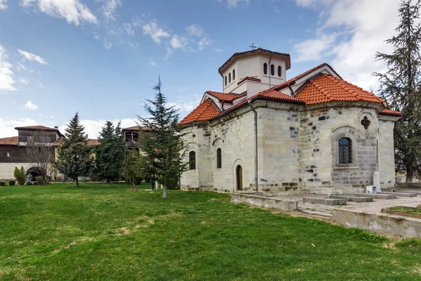 Iglesia medieval en el monasterio de Arapovo de Saint Nedelya, región de Plovdiv — Foto de Stock