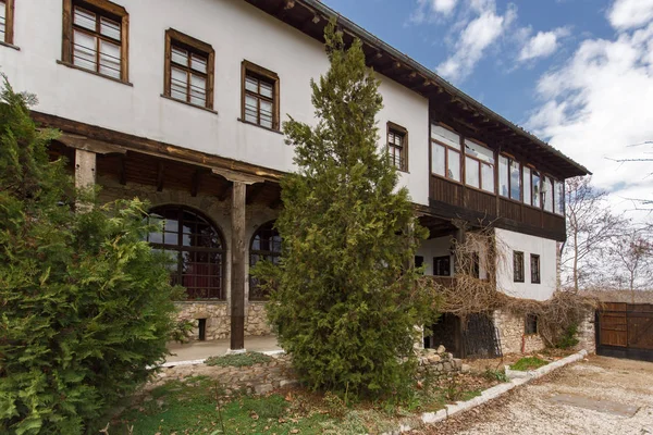 Vista incrível do Mosteiro de Arapovo de Saint Nedelya, região de Plovdiv — Fotografia de Stock