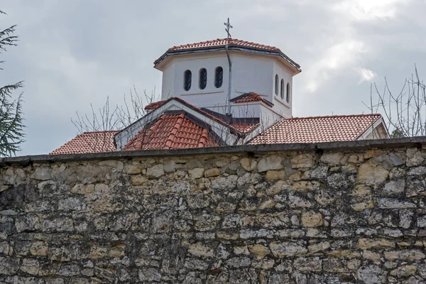 Μεσαιωνική εκκλησία στο Arapovo μοναστήρι της Αγίας Nedelya, περιοχής Πλόβντιβ, — Φωτογραφία Αρχείου