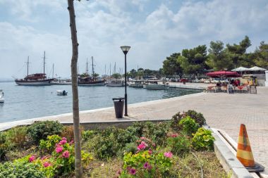 Chalkidiki, orta Makedonya, Yunanistan - 25 Ağustos 2014: Neos Marmaras Sithonia Yarımadası, Chalkidiki, orta Makedonya, panoramik manzaralı