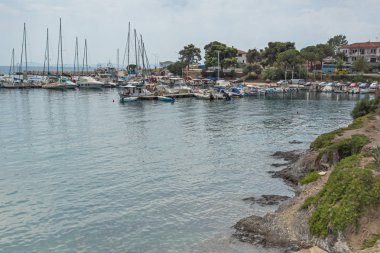 Chalkidiki, orta Makedonya, Yunanistan - 25 Ağustos 2014: Neos Marmaras Sithonia Yarımadası, Chalkidiki, orta Makedonya, panoramik manzaralı