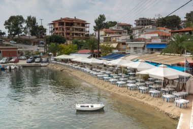 Chalkidiki, orta Makedonya, Yunanistan - 25 Ağustos 2014: Neos Marmaras Sithonia Yarımadası, Chalkidiki, orta Makedonya, panoramik manzaralı